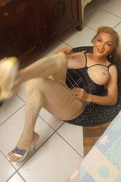 Foto 5 di Fabiola La Cortigiana trans Udine