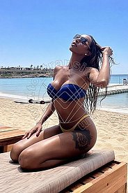Foto di Naomi Closed