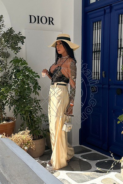Foto 22 di Arianna Ferrari Pornostar trans Napoli