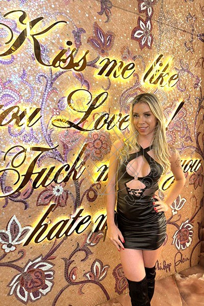 Foto 50 di Pornostar Riane Mello trans Roma