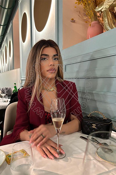 Foto 159 di Rafaella Menicucci Xxl trans Forte Dei Marmi