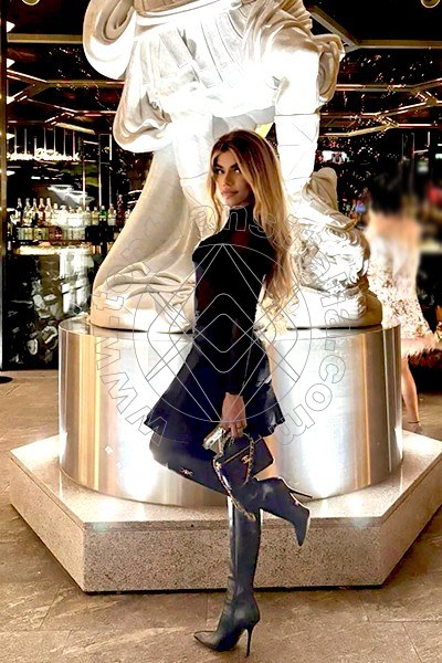 Foto 146 di Rafaella Menicucci Xxl trans Forte Dei Marmi