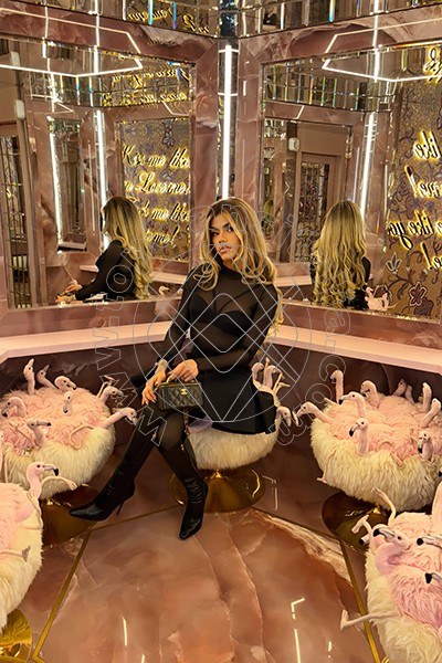 Foto 134 di Rafaella Menicucci Xxl trans Forte Dei Marmi