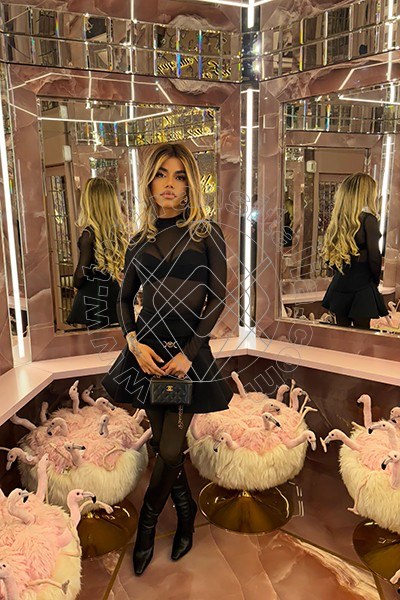 Foto 131 di Rafaella Menicucci Xxl trans Forte Dei Marmi