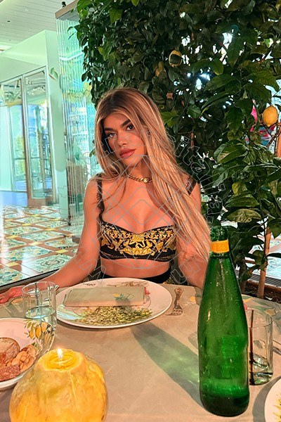 Foto 87 di Rafaella Menicucci Xxl trans Forte Dei Marmi