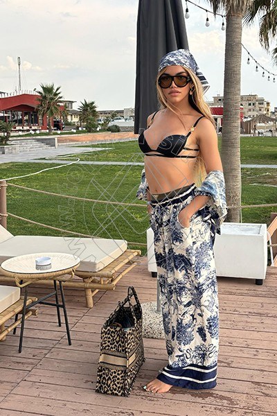 Foto 69 di Rafaella Menicucci Xxl trans Forte Dei Marmi