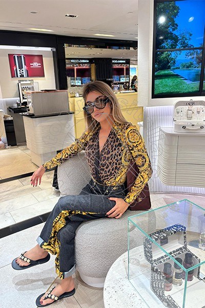 Foto 37 di Rafaella Menicucci Xxl trans Forte Dei Marmi