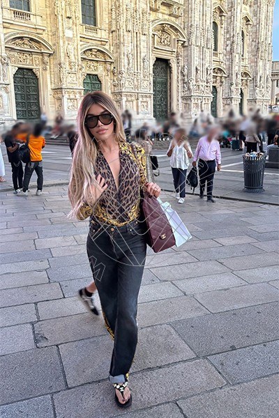 Foto 36 di Rafaella Menicucci Xxl trans Forte Dei Marmi