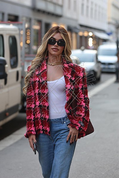 Foto 22 di Rafaella Menicucci Xxl trans Forte Dei Marmi
