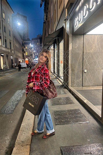 Foto 30 di Rafaella Menicucci Xxl trans Forte Dei Marmi