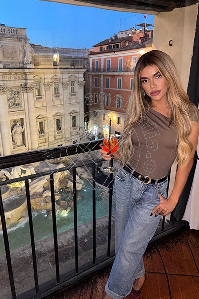 Foto 33 di Rafaella Menicucci Xxl trans Forte Dei Marmi