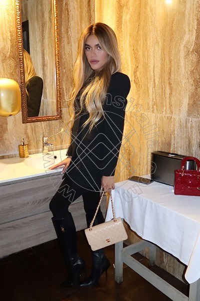 Foto 15 di Rafaella Menicucci Xxl trans Forte Dei Marmi