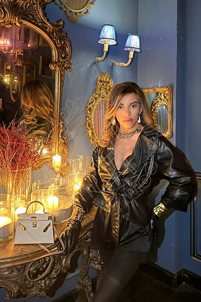 Foto 6 di Rafaella Menicucci Xxl trans Forte Dei Marmi