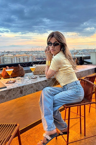 Foto 14 di Rafaella Menicucci Xxl trans Napoli