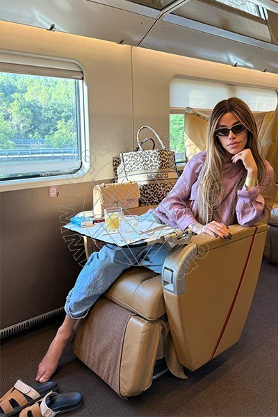 Foto 4 di Rafaella Menicucci Xxl trans Napoli