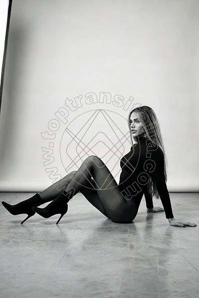 Foto 7 di Rafaella Menicucci Xxl trans Napoli