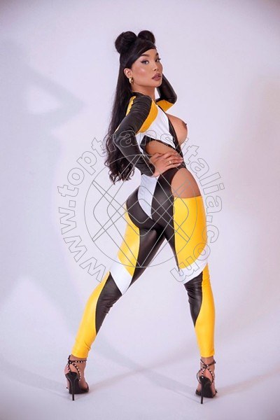Foto 34 di Pornostar Xxl Kalliny Nomura trans Dubai