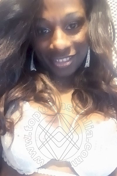 Foto selfie 3 di Graicy Ohara Pornostar trans Colonnella