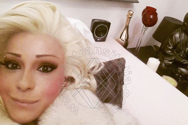 Foto selfie 5 di Cinzia Pornostar trans Crotone