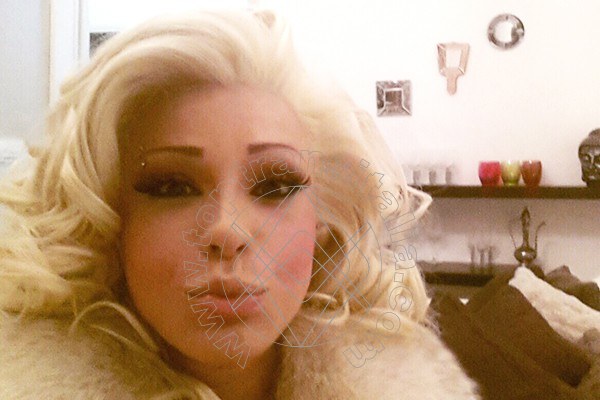 Foto selfie 4 di Cinzia Pornostar trans Crotone