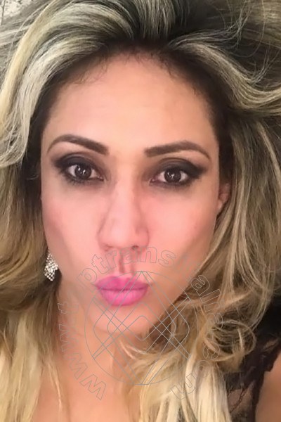 Foto selfie di Fernanda Dior trans Pavia