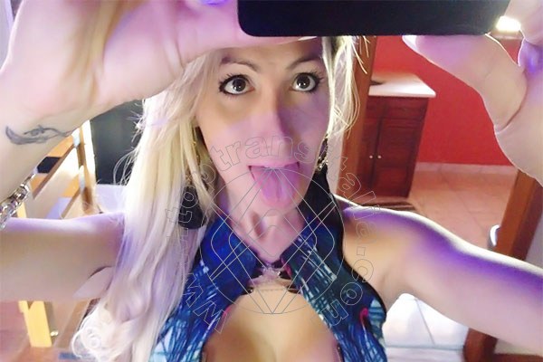 Foto selfie 98 di Raphaela Martins Pornostar trans Napoli