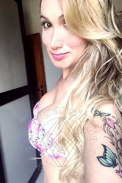 Foto selfie 84 di Raphaela Martins Pornostar trans Napoli