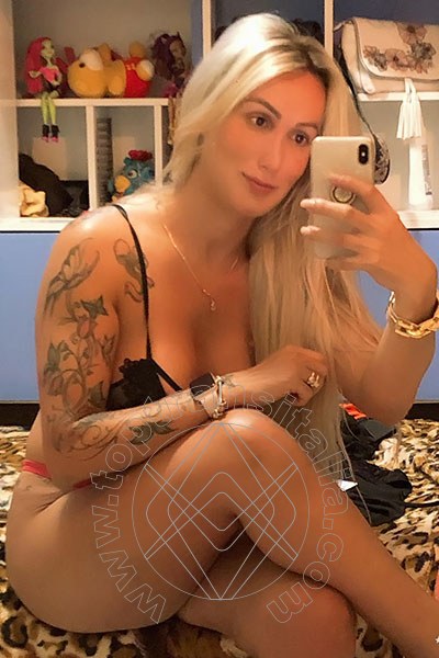 Foto selfie 78 di Raphaela Martins Pornostar trans Bologna