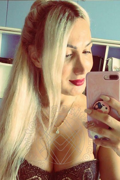 Foto selfie 80 di Raphaela Martins Pornostar trans Napoli