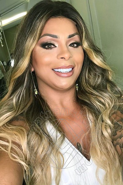Foto selfie 32 di Thayla Santos Pornostar trans Milano