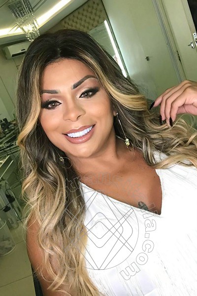 Foto selfie 30 di Thayla Santos Pornostar trans Milano