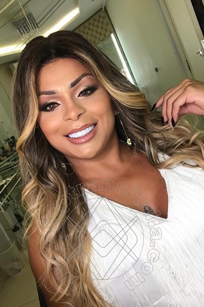 Foto selfie 29 di Thayla Santos Pornostar trans Milano