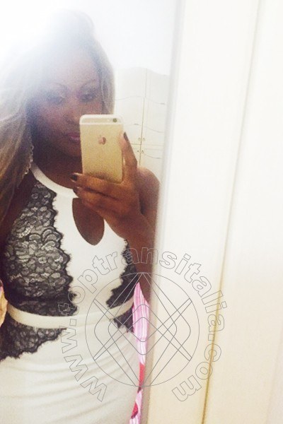 Foto selfie di Bianca Poderosa trans Viareggio