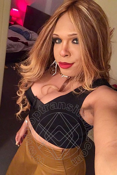 Foto selfie 42 di Rebeka Tre Gambe Pornostar trans Lecce