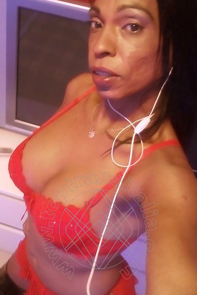 Foto selfie 3 di Jennifer Lopez trans Legnano