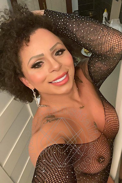 Foto selfie 11 di Thayla Santos Pornostar trans Milano
