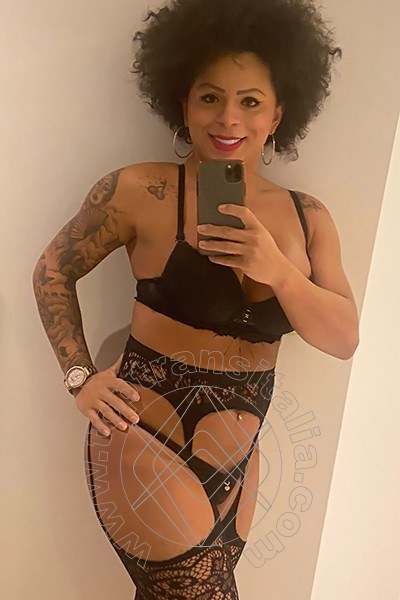 Foto selfie 9 di Thayla Santos Pornostar trans Milano