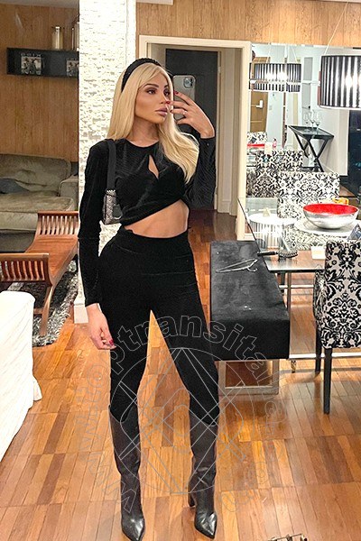 Foto selfie 30 di Rebecca Ferraz Pornostar trans Roma