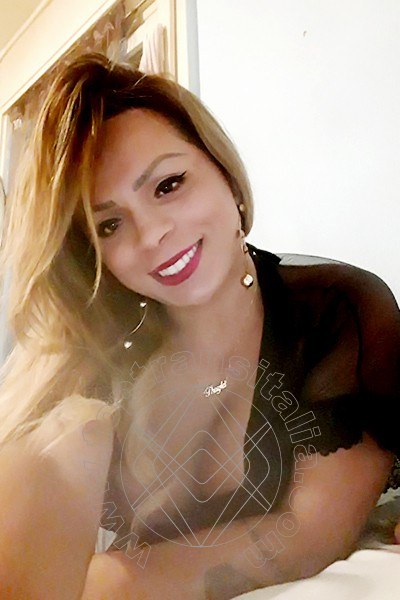 Foto selfie 41 di Thayla Santos Pornostar trans Milano