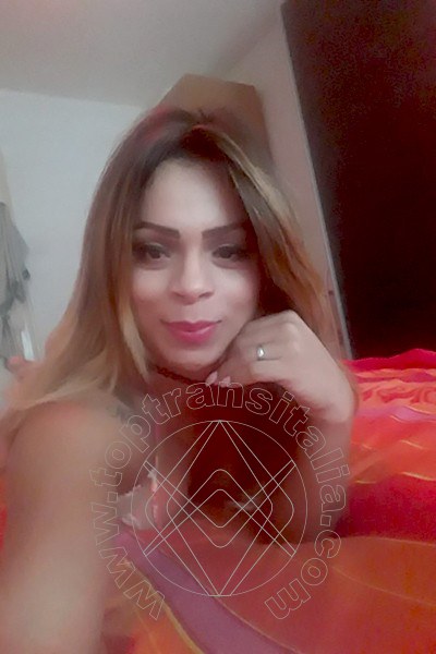 Foto selfie 39 di Thayla Santos Pornostar trans Milano