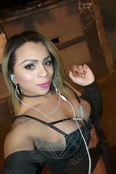 Foto selfie 36 di Thayla Santos Pornostar Brasiliana trans Milano