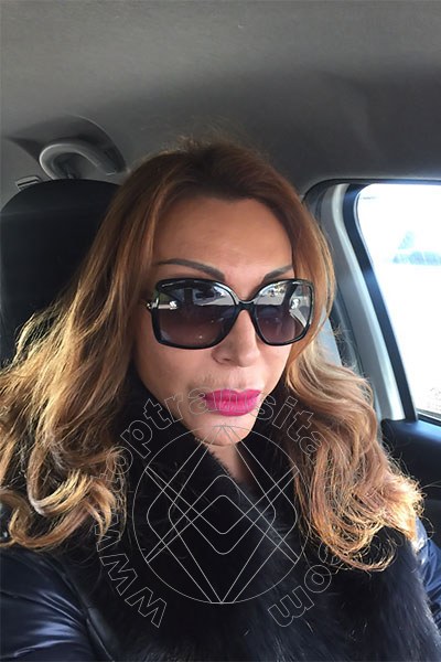 Foto selfie 8 di Vittoria Mazza trans Termoli