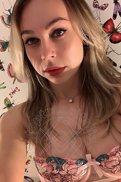 Foto selfie 16 di Michelly Ximenez Pornostar trans Parma