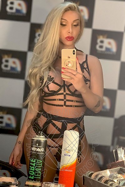 Foto selfie 30 di Carol Vendraminy Pornostar trans Milano