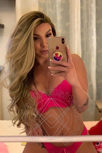 Foto selfie 17 di Carol Vendraminy Pornostar trans Milano