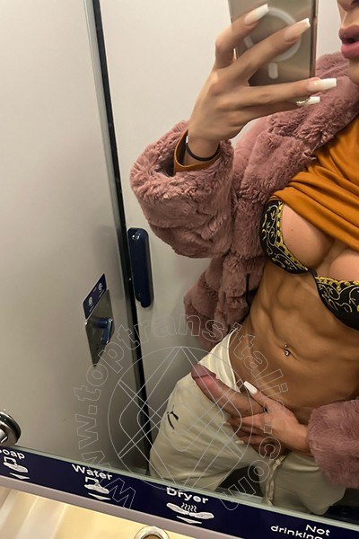 Foto selfie hot 12 di Paloma Veiga Pornostar Brasileira trans Firenze