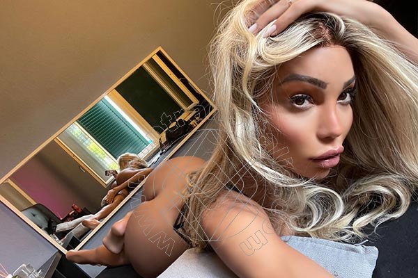 Foto selfie 27 di Rebecca Ferraz Pornostar trans Roma