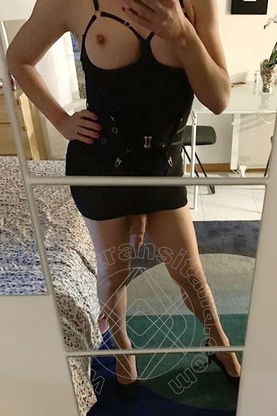 Foto selfie hot 2 di Michelly Ximenez Pornostar trans Parma