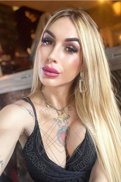 Foto selfie di Angel Gucci trans Iglesias