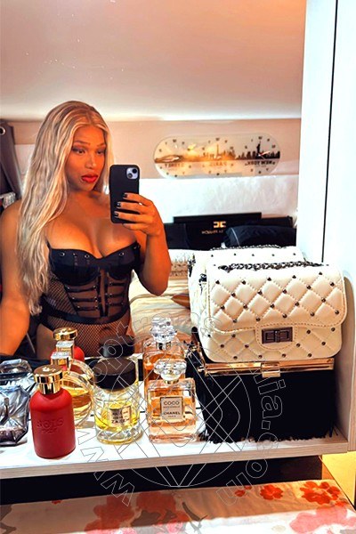 Foto selfie 41 di Adriana trans Roma